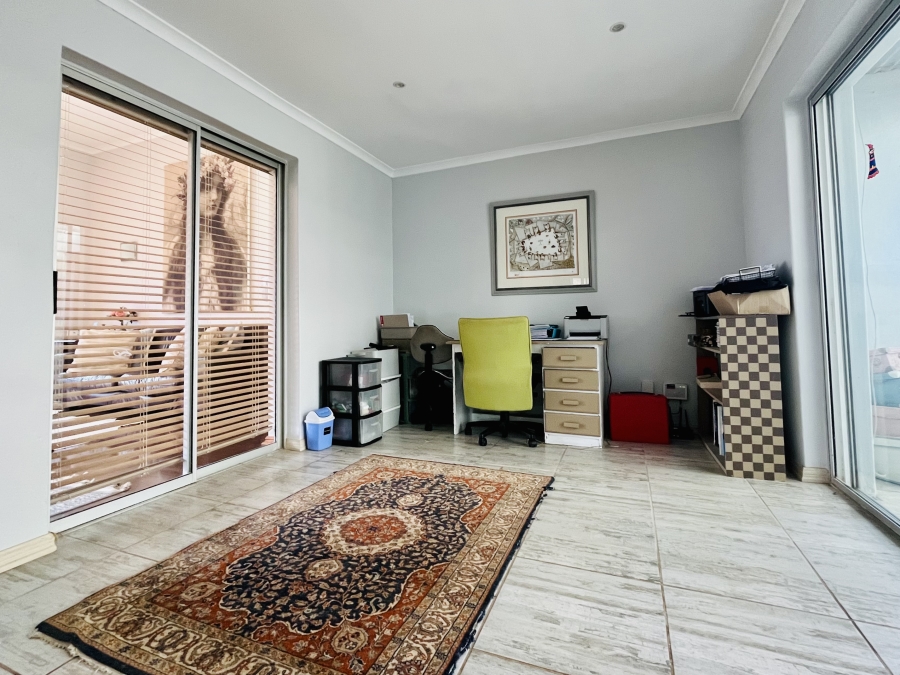 3 Bedroom Property for Sale in Sandbaai Western Cape
